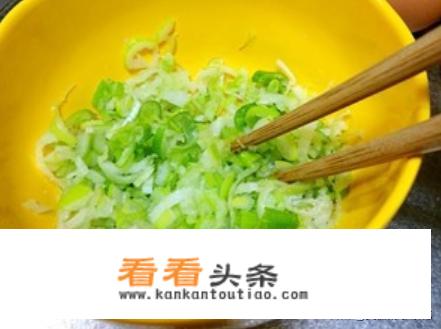 怎么做葱花炒鸡蛋？