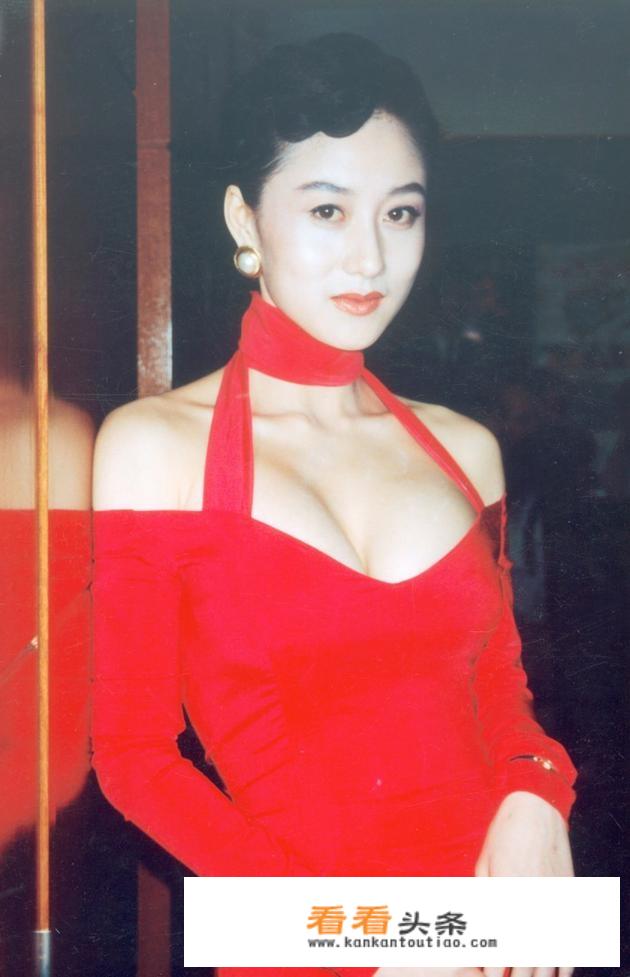 海棠微雨共归途 水榭藏美人什么意思？