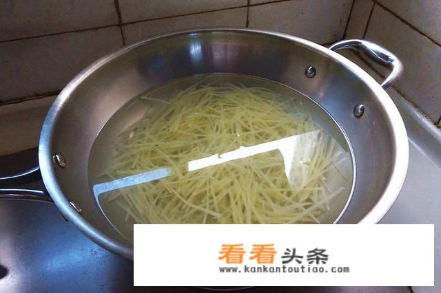 【原创菜谱】炒土豆片怎么做好吃？