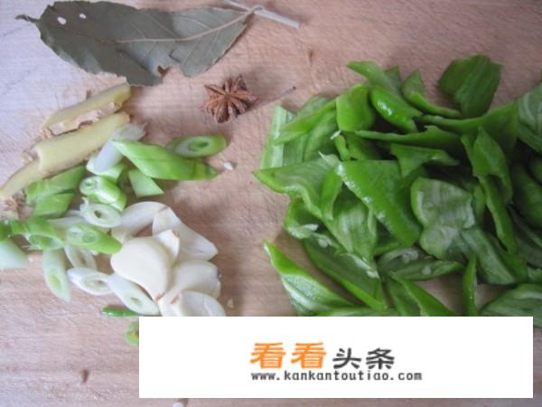 青椒炒鸡心的家常做法？