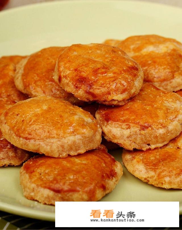 广州番禺百越广场附近那里有卖鸡仔饼或广东特产吗？