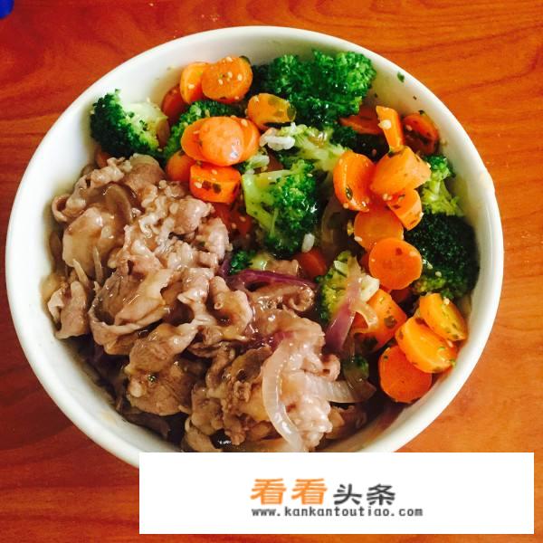 一份吉野家招牌牛肉饭的热量？