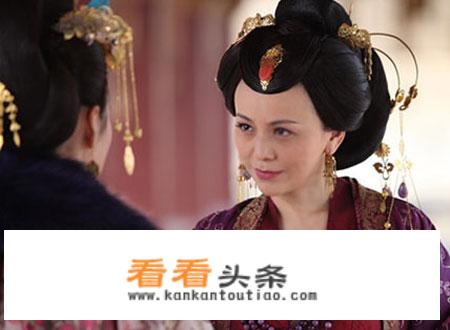 当着朋友的面叫自己的老婆什么好？