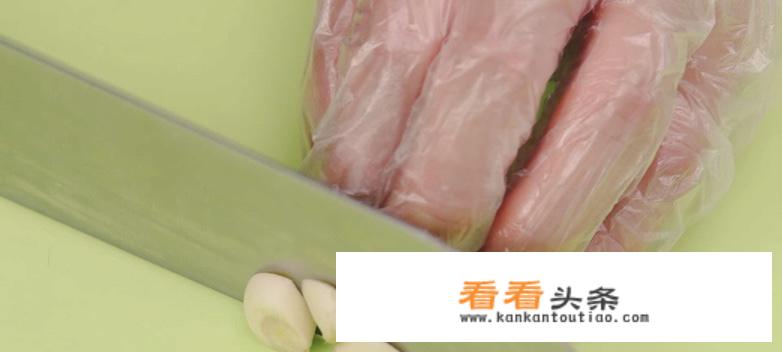正宗凉拌皮蛋做法？