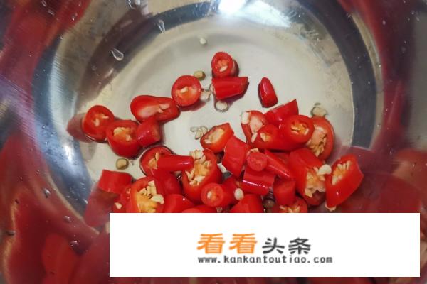凉拌莴苣的正宗做法，凉拌莴苣怎样做才好吃的做法步骤？