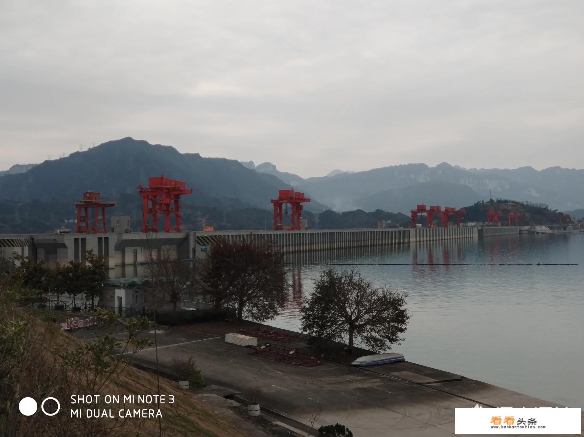 在宜昌看三峡大坝的时候该怎么坐船？