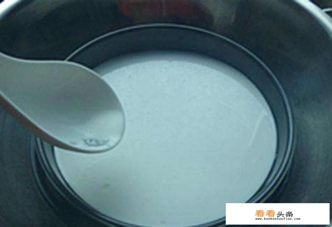 糕粉（即熟糯米粉）、澄粉的作用分别是什么？
