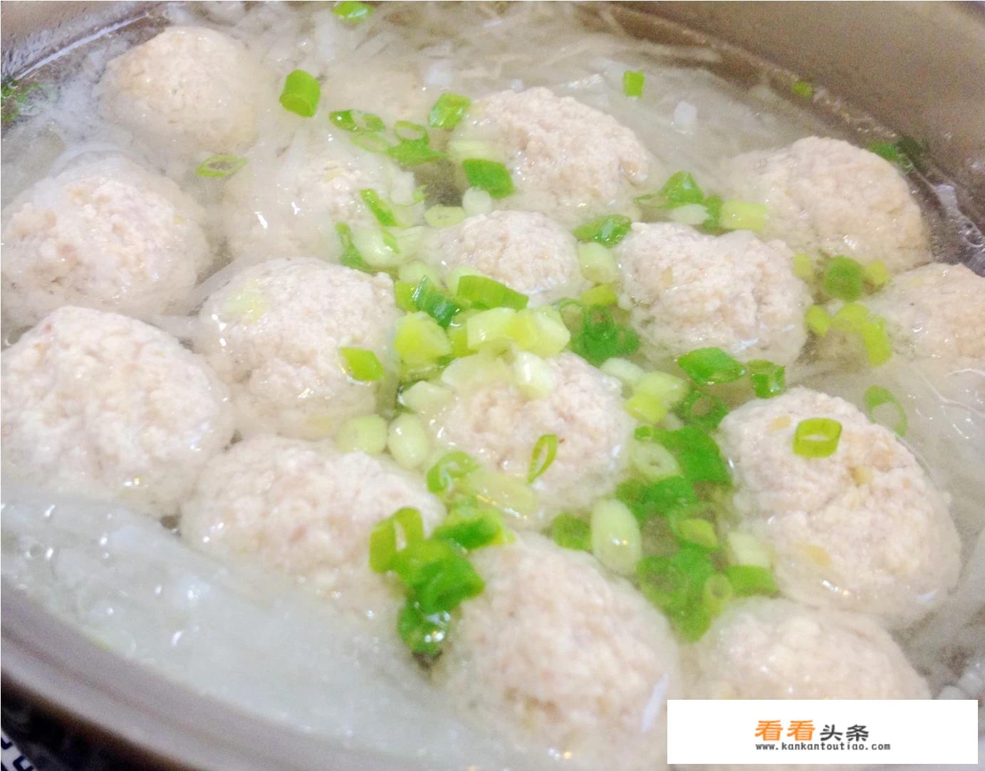 汆丸子的非常好吃的简单家常做法？