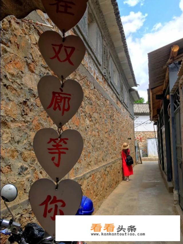 很多人拍照喜欢照背影，你有没有漂亮的背影照分享？