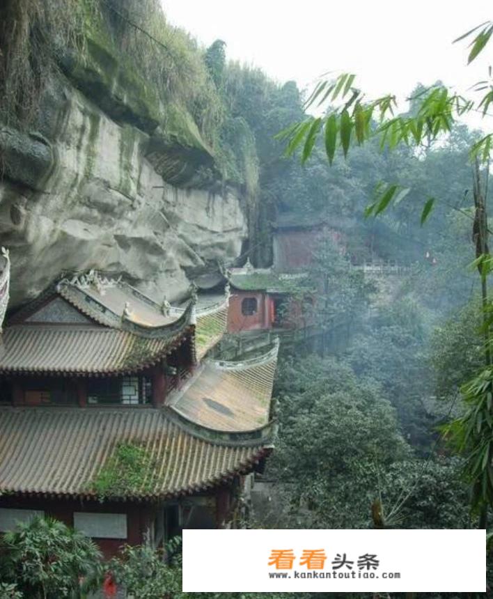 重庆好玩还是上海好玩？