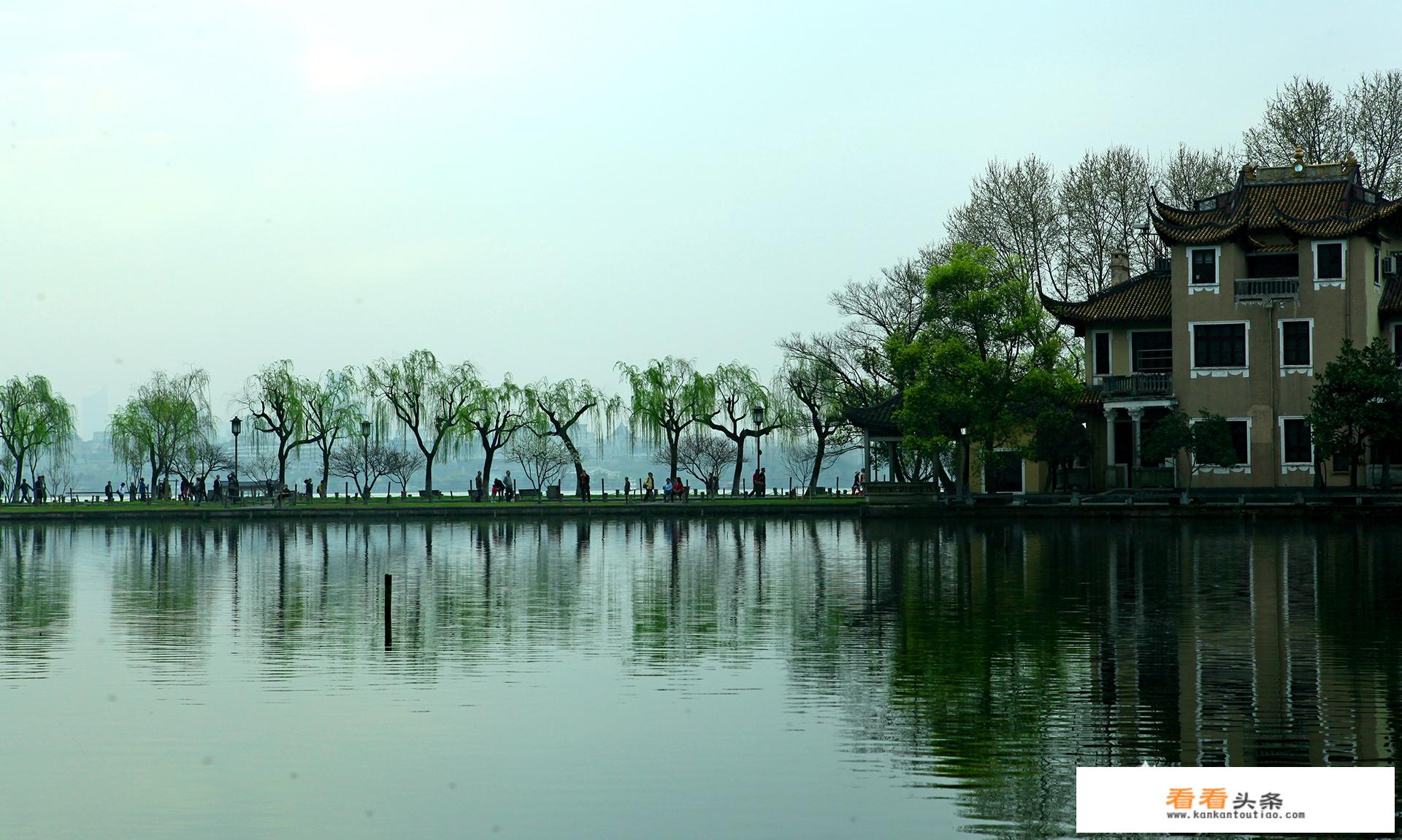 在深圳坐航班到杭州，深航、国航、南航哪家比较好？ （服务、飞机餐、娱乐方式等方面）？