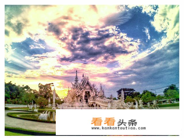 我想独自去旅游就背一个背包要装些什么东西？