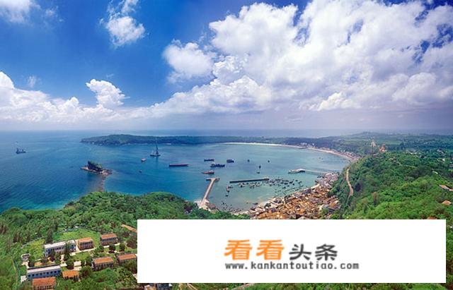我是安徽芜湖的暑假想去海边旅游有什么好地方？