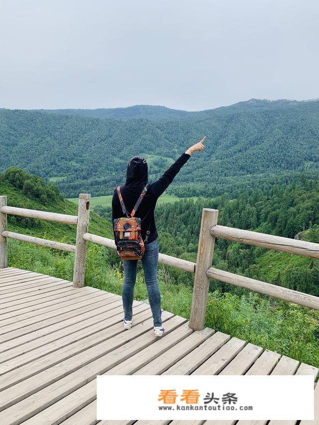 想要去新疆旅行，哪里的旅行社比较好？