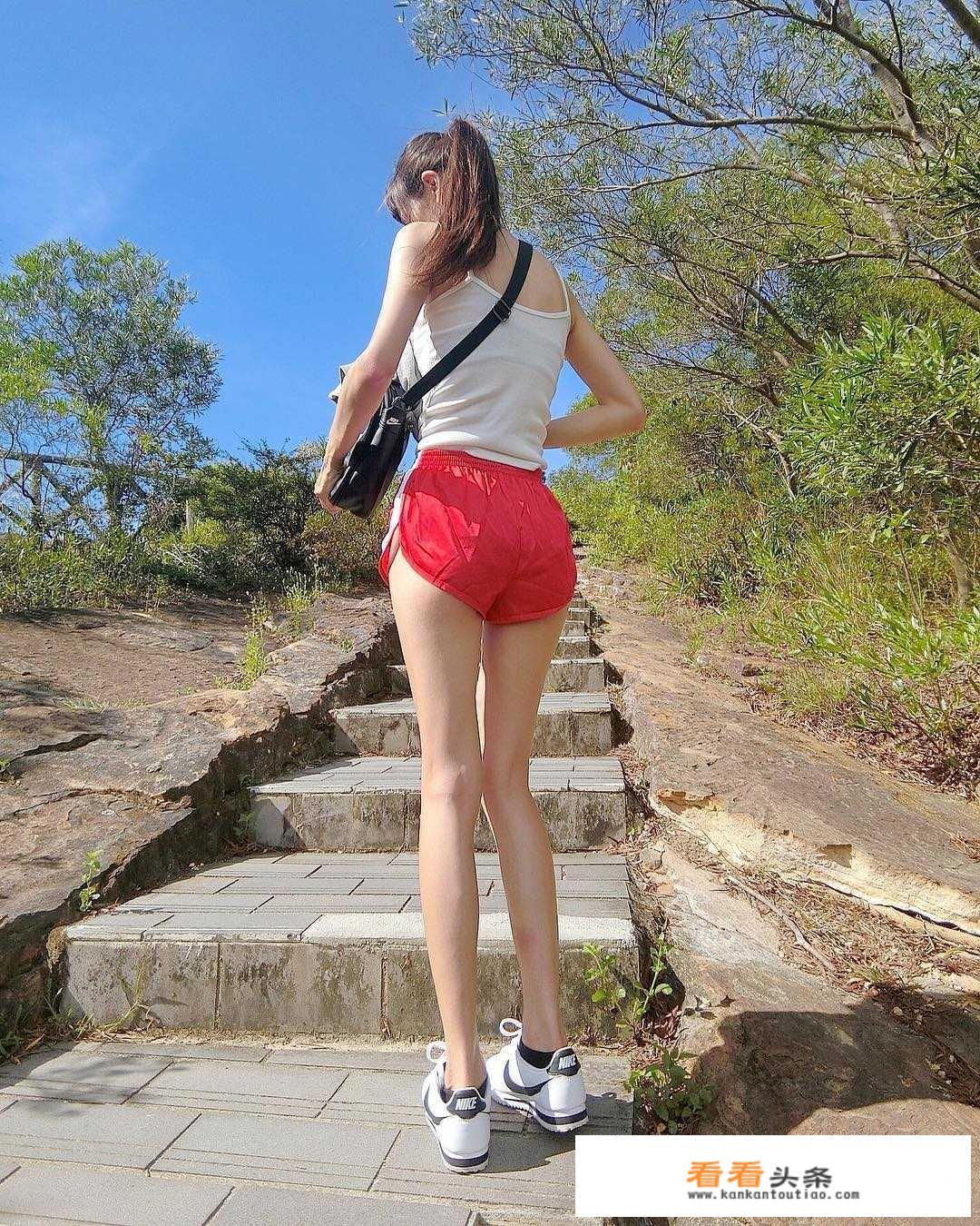 香港最出名的旅游胜地是哪里 ？