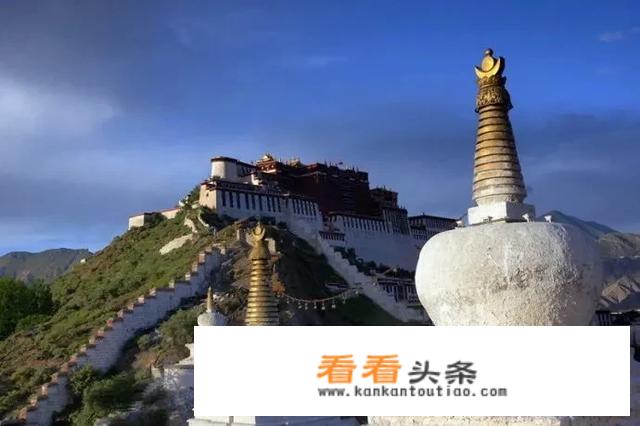  *** 和新疆哪个比较适宜旅游？