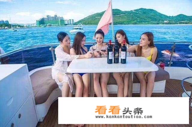 去海南旅游，去三亚好，还是去海口好呢？