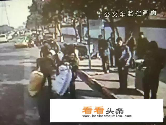 为什么公交司机不愿意拉农民工？