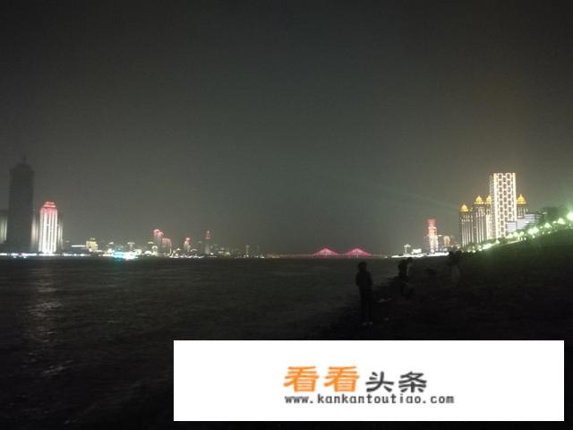 为什么有人说重庆是只适合旅游，不适合工作和生活的城市？