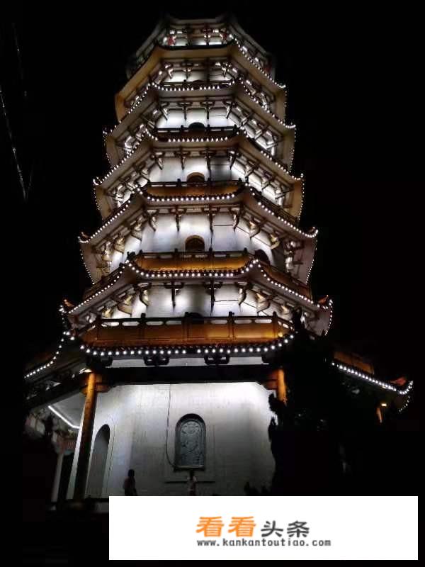 外出旅游住在寺庙里有可能吗?需要注意哪些事项？