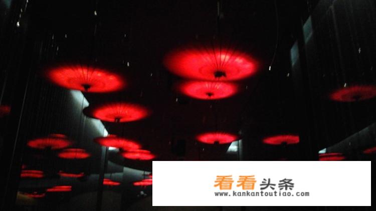 带老人孩子杭州两日游，怎么安排行程？