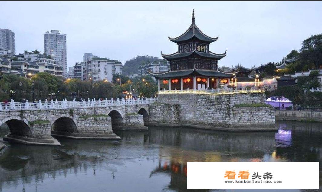 长沙夏天8月会很热吗，长沙旅游？