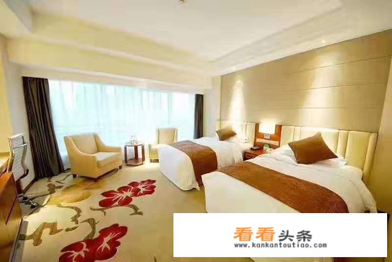 去西安旅游穿什么衣服拍照好看？
