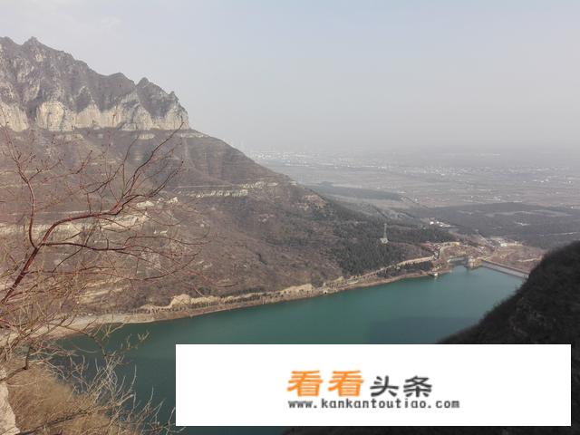 灰尘的旅行提出四个问题并解答？