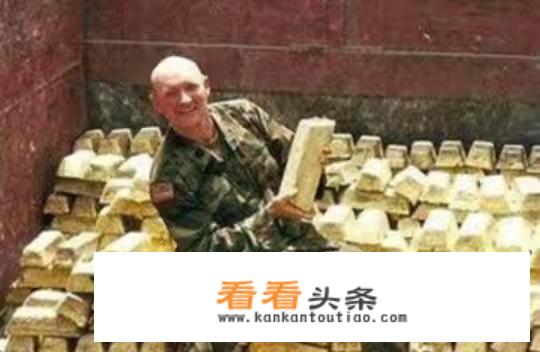 萨达姆出逃时卷走了10亿美金，为何最后美军只从地窖找到75万？