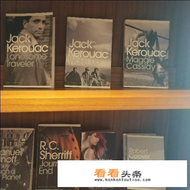 大家更喜欢电子书还是纸质版，我个人怎么看不进去电子版？