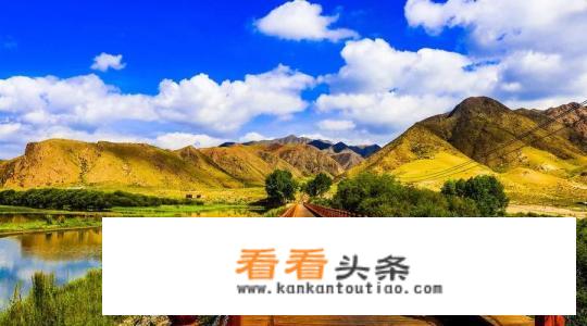 到甘南旅行穿什么颜色衣服好看？