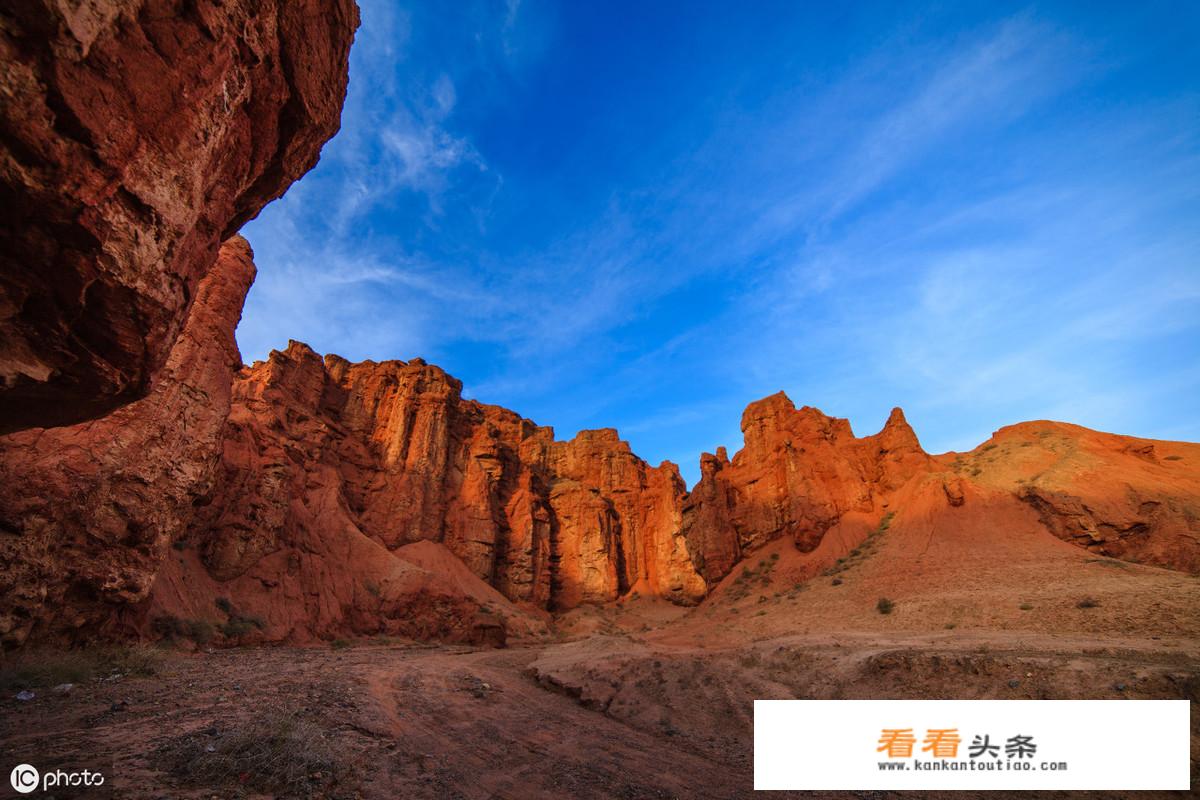 九月份想去张掖住几天，玩玩周边景区，有好的推荐吗？有当地旅游团可以推荐吗？
