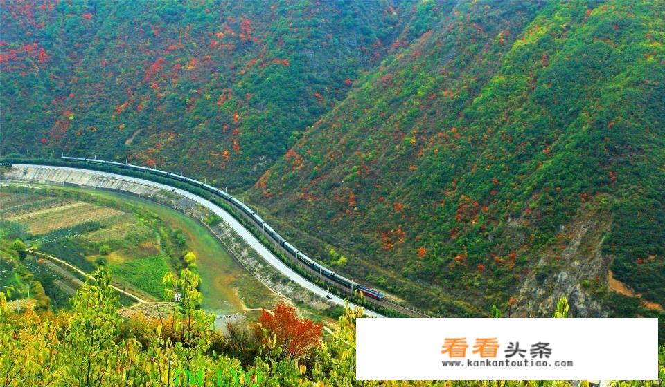 让你去一趟四川旅游是选择开车自驾游还是坐火车风景游？