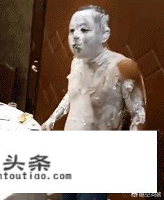 他说我爱你，又恨你，每天都在想着你。我不理解这究竟是什么意思？