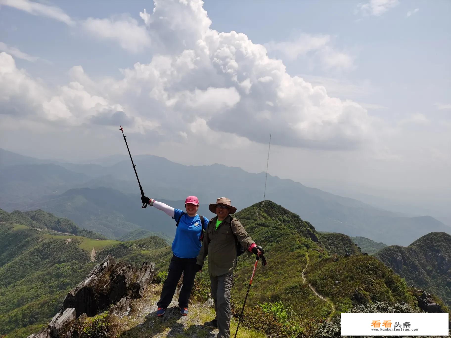 我是贵州梵净山附近的，每年来往游客很多上山下山路途很远，怎样能让游客购买乳胶鞋垫？