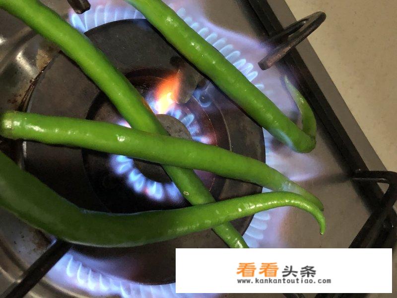 青椒皮蛋凉拌怎么拌好吃？