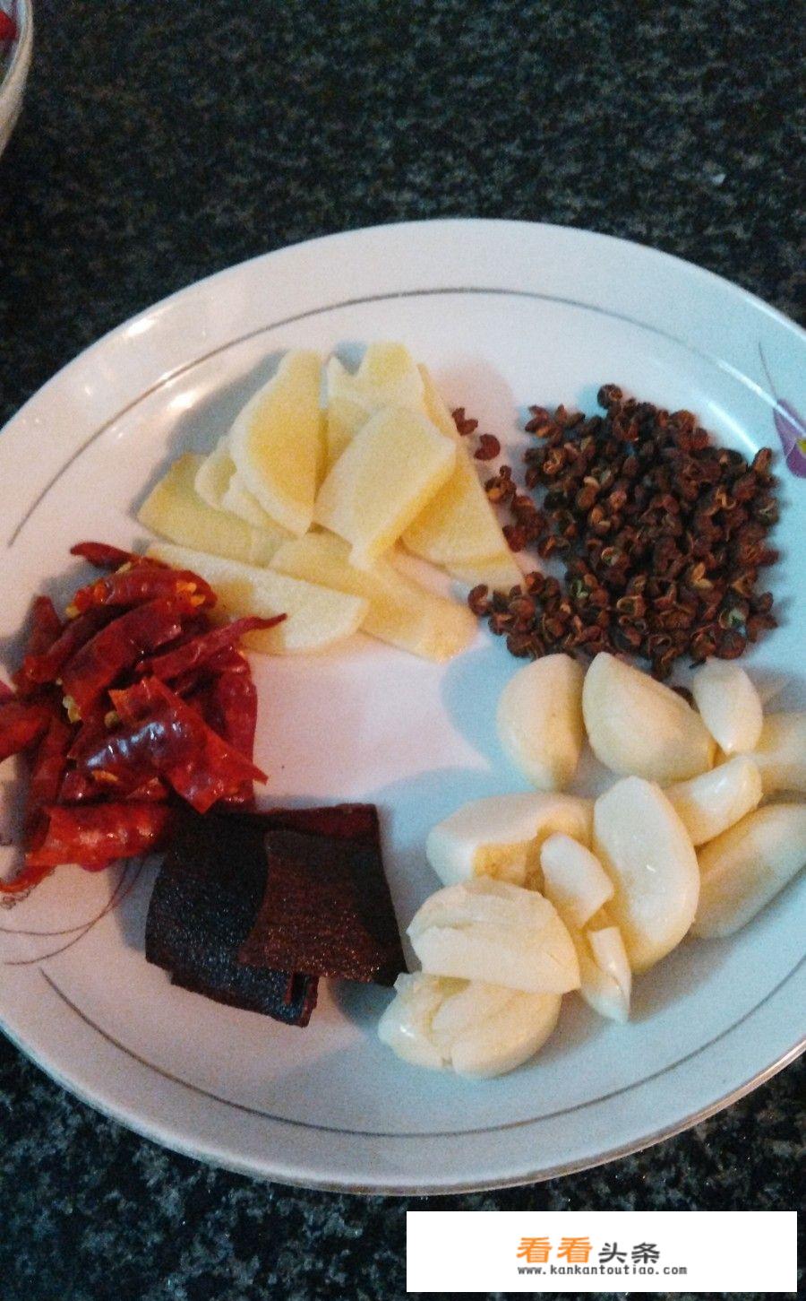 火锅底料怎么炒？
