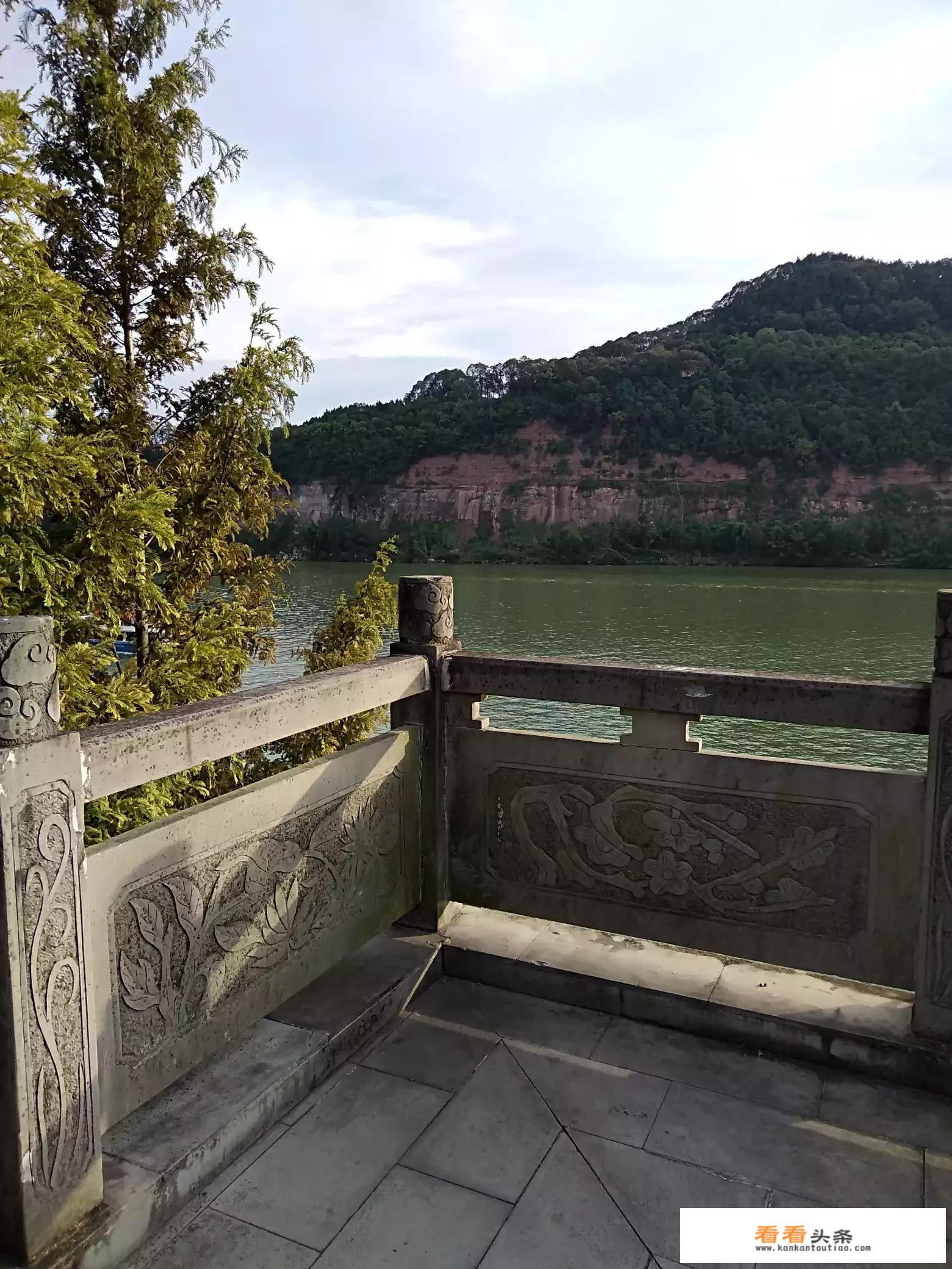 阆中周边旅游景点推荐？