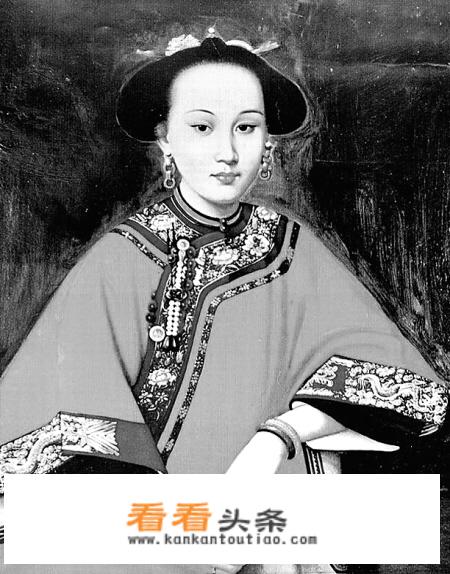 香妃流传至今的画像有四个版本，哪个才是真正的她呢？