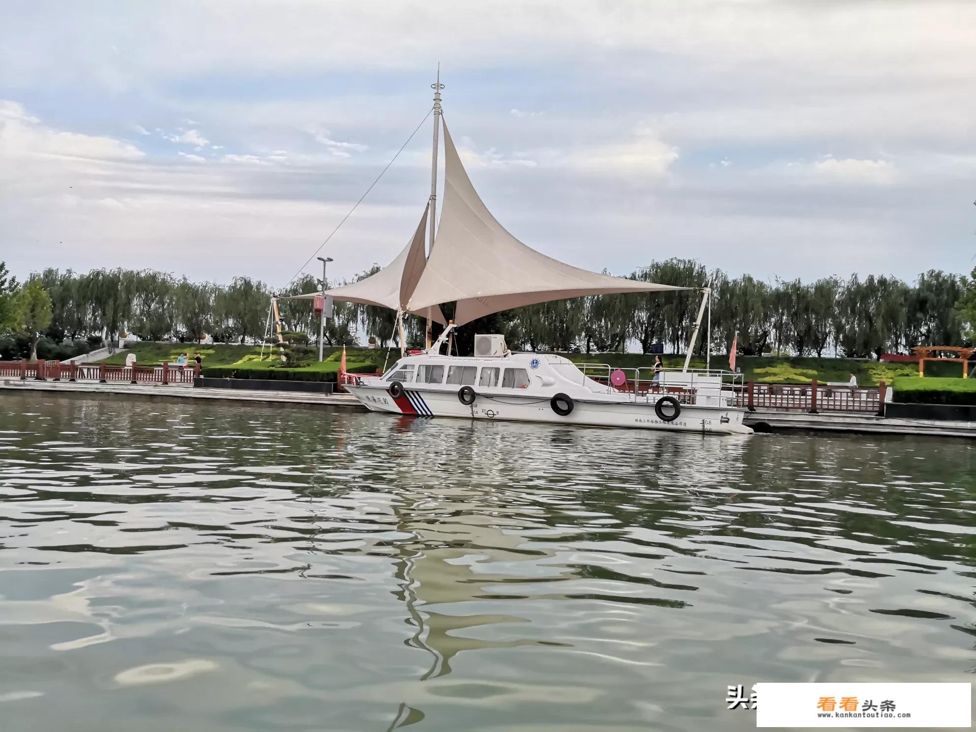 一家人（两大一小）8月准备西安旅游，预算20000元，时间5-7天。如何规划行程？