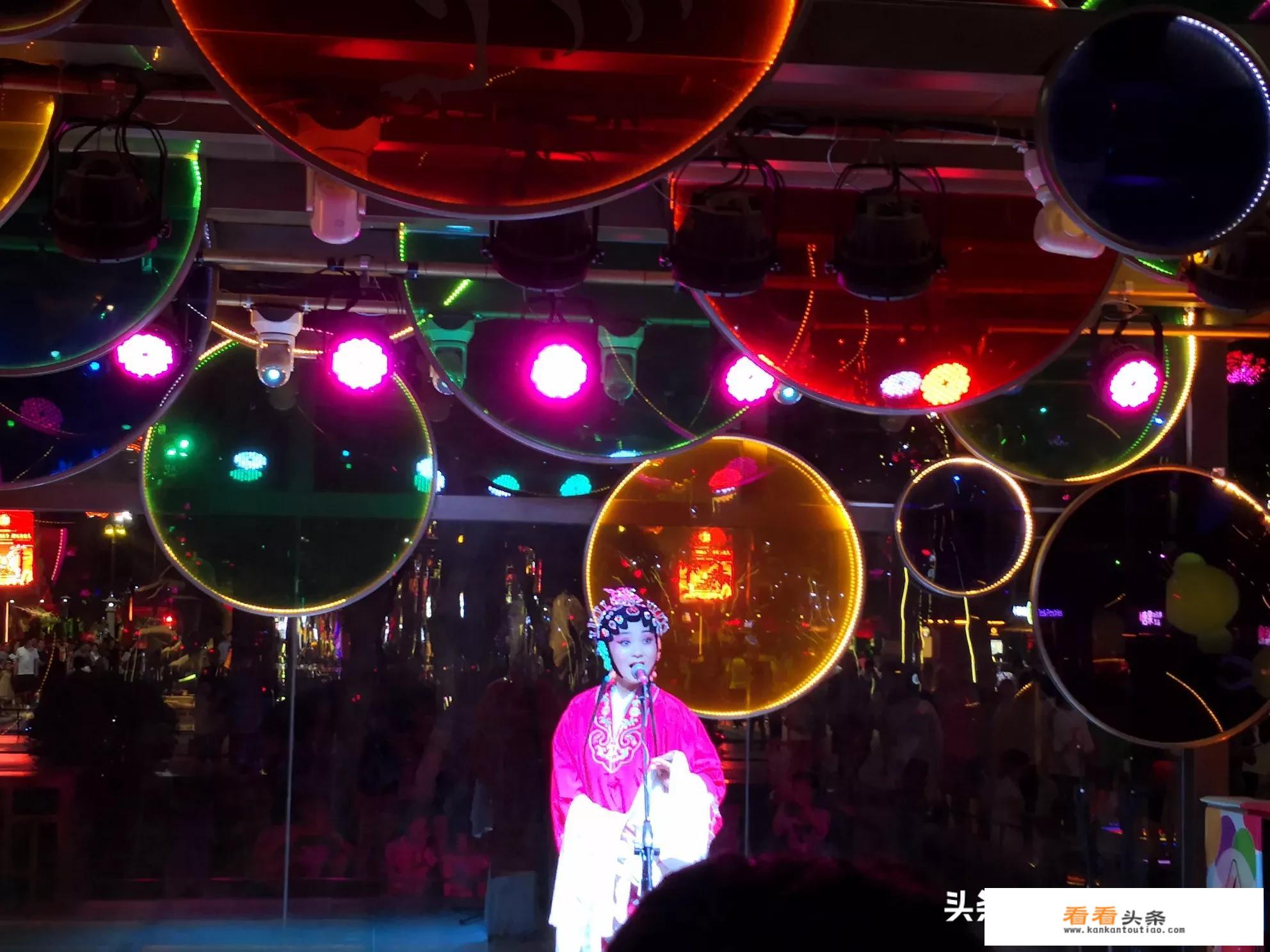 一家人（两大一小）8月准备西安旅游，预算20000元，时间5-7天。如何规划行程？