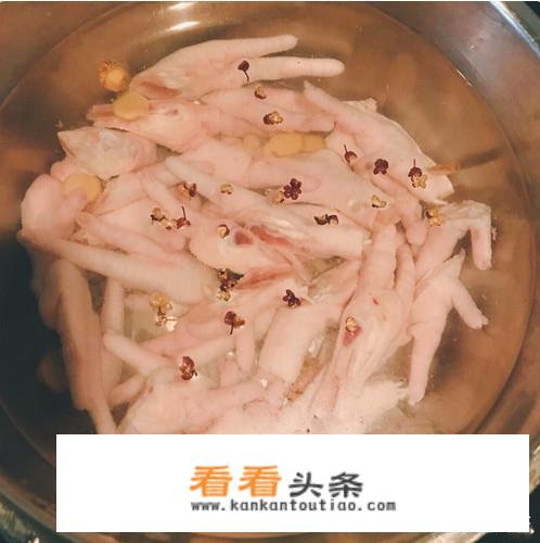 香辣鸡爪做法凉拌辣椒油？