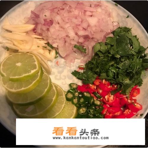 香辣鸡爪做法凉拌辣椒油？