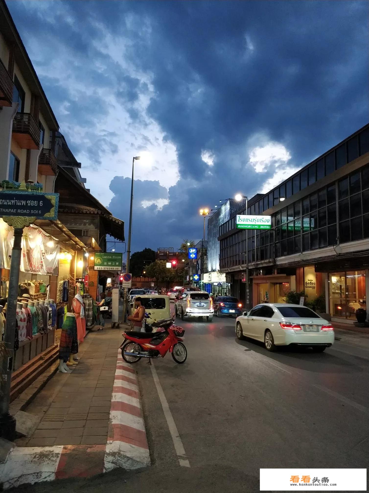 适合曼谷旅游发的朋友圈？