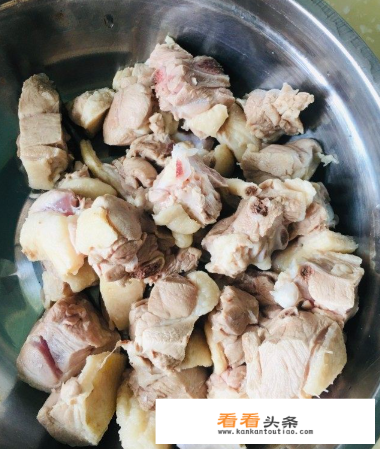 鸭子炖土豆家常做法？