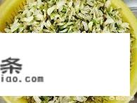 煎槐花饼的简易做法？