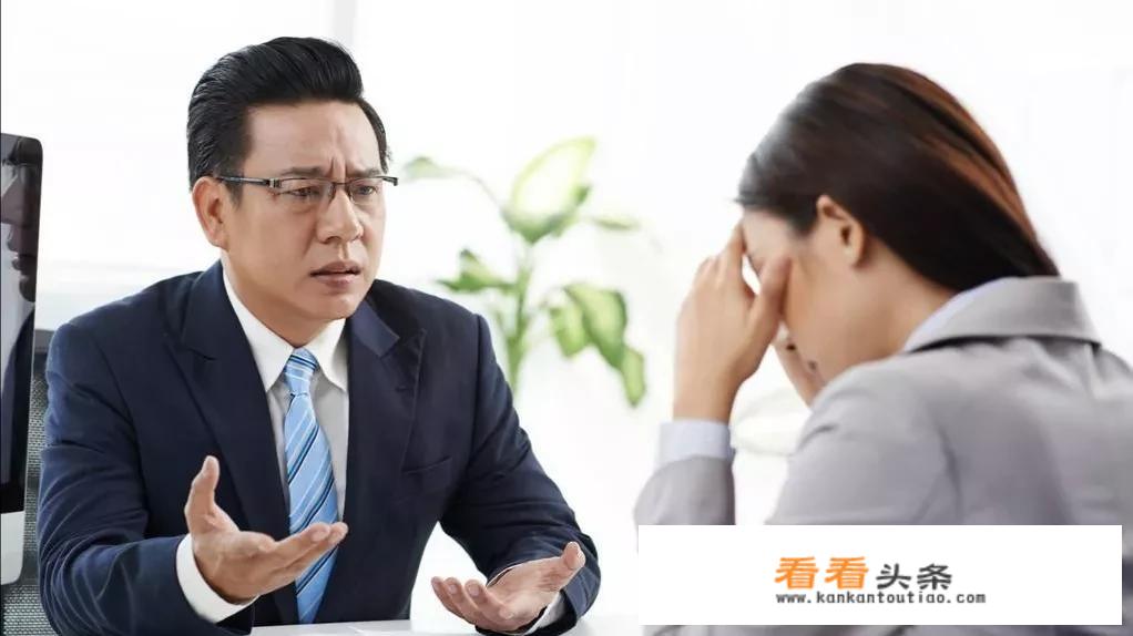 女领导夸女下属漂亮如何回答？