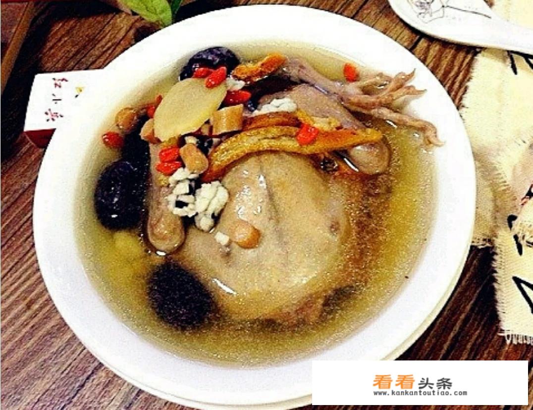 坐月子鸽子汤怎么做？