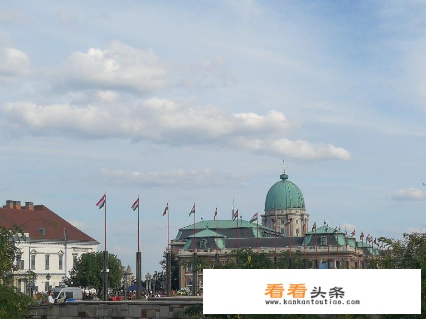 去境外旅游的话，怎么解决语言不通问题呢？我想自由行呢