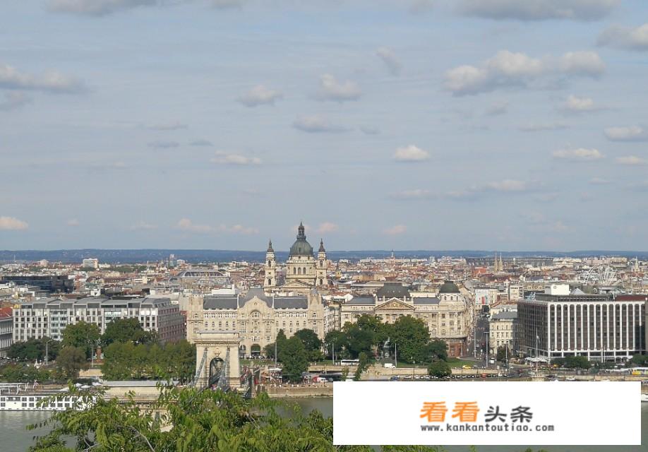 去境外旅游的话，怎么解决语言不通问题呢？我想自由行呢
